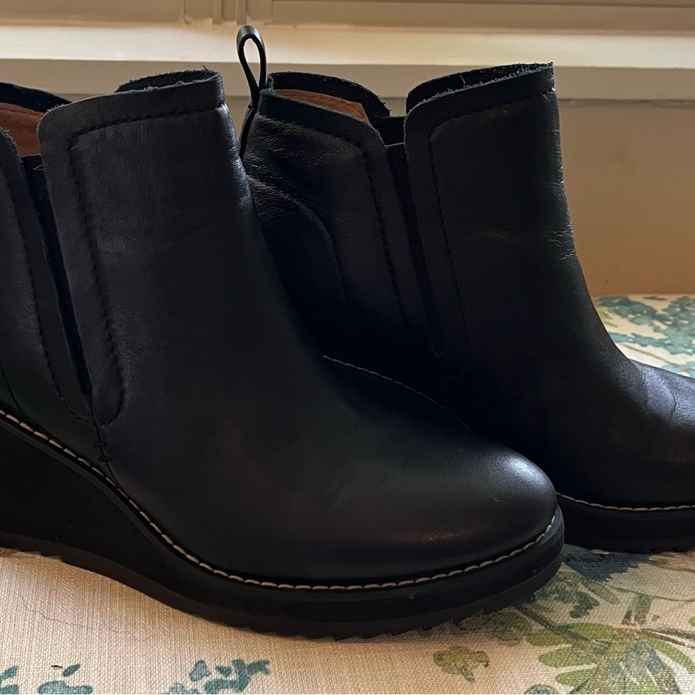 Sofft Women's Emeree Fashion Ankle Boots Sz. 8.5M Black - Picture 2 of 9